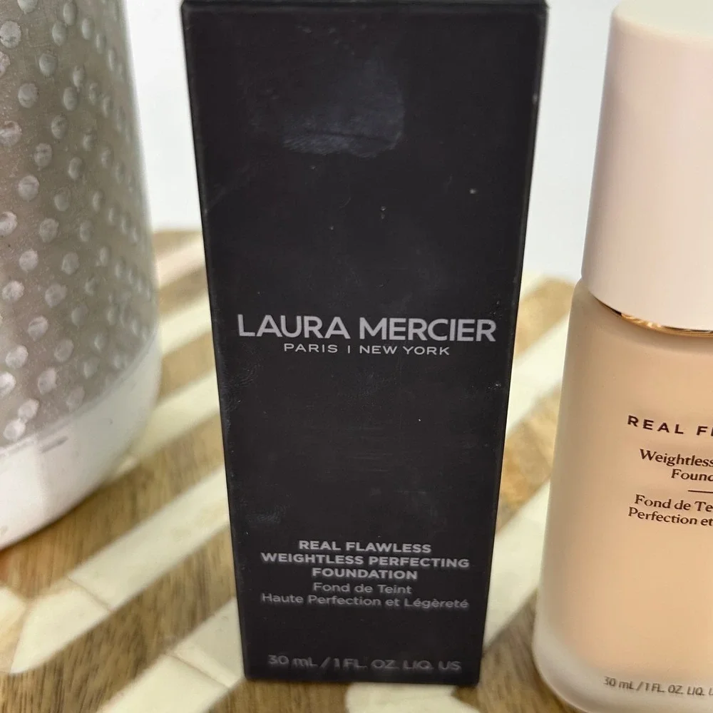 Laura Mercier Real Flawless Weightless Perfecting Foundation 0N1 Silk 1oz New